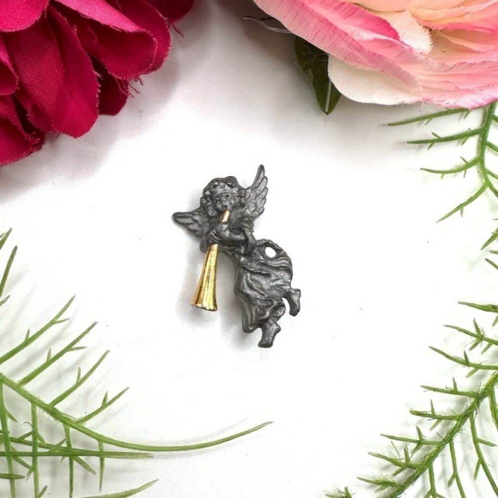 VINTAGE⚜️Golden Trumpet Pewter Angel Brooch